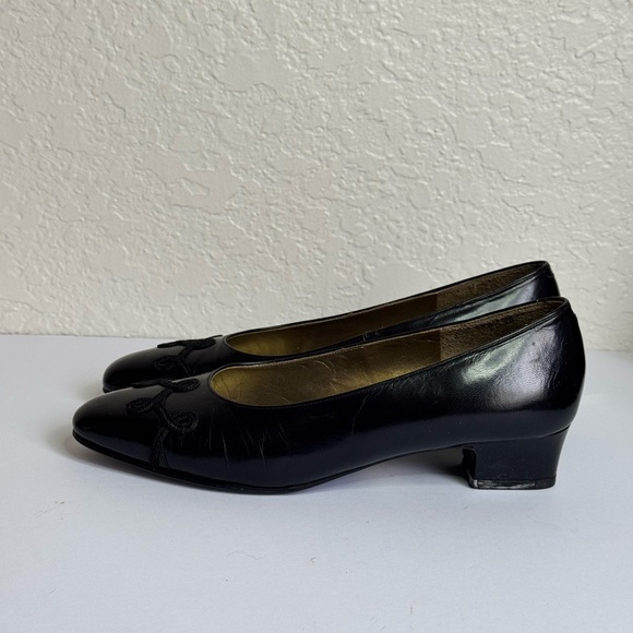 Yves Saint Laurent Vintage Black Leather Pumps Size 35.5 - Picture 3 of 10